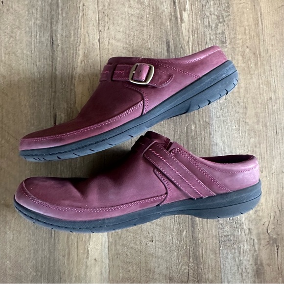 Merrell Encore Kassie Beet Red Full Grain Leather Buckle Mules - Picture 4 of 9